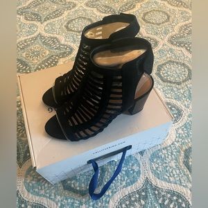 Call It Spring Womens Black heels in good condition‼️